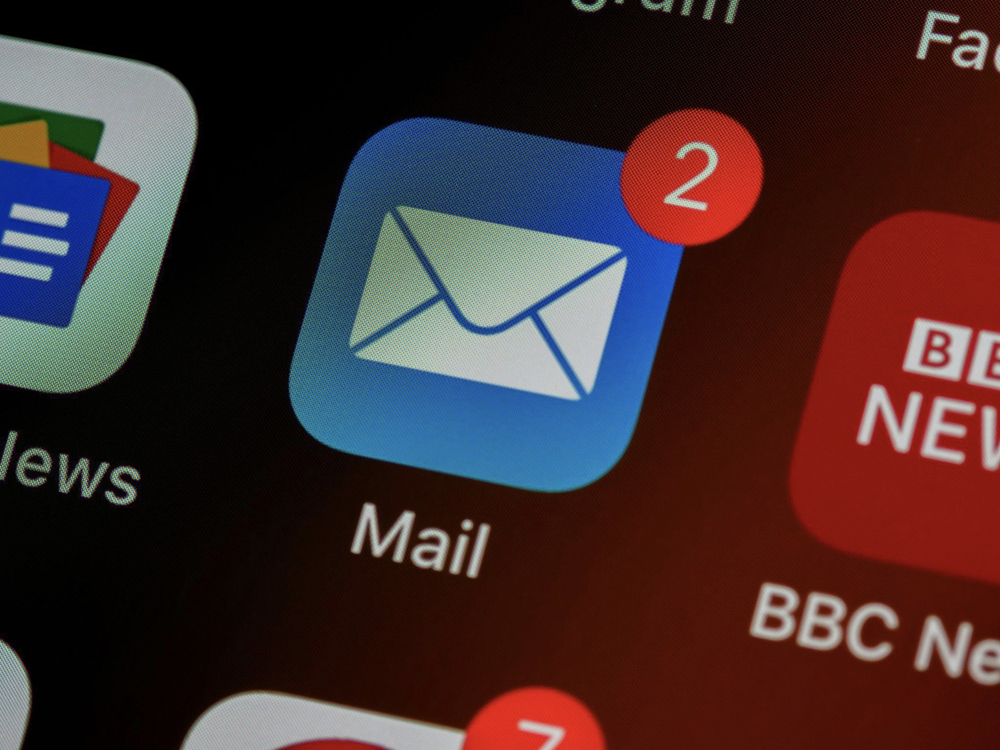 Staying Ahead of Your Emails While Traveling: The Benefits of Using Chuck